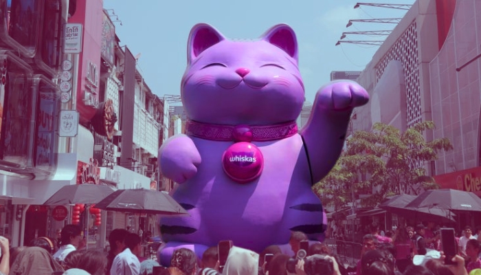 WHISKAS installs giant ‘Lucky Cat’ statue to spotlight feline nutrition in Thailand