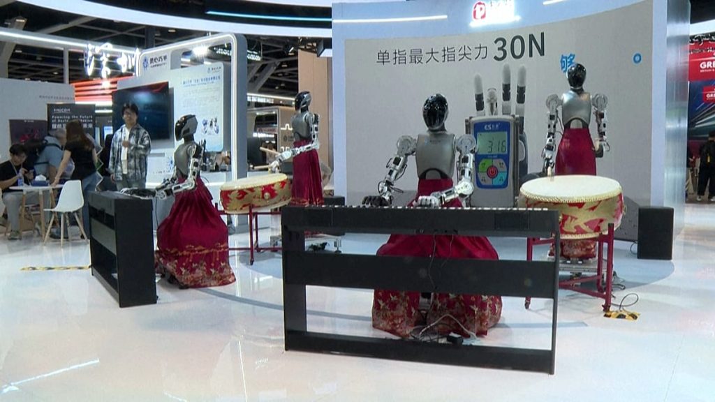 Video. Humanoid robots box and perform at Hong Kong AI and robotics fair