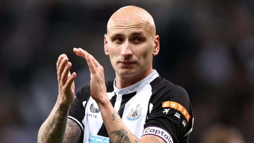 Jonjo Shelvey: England is full of scumbags