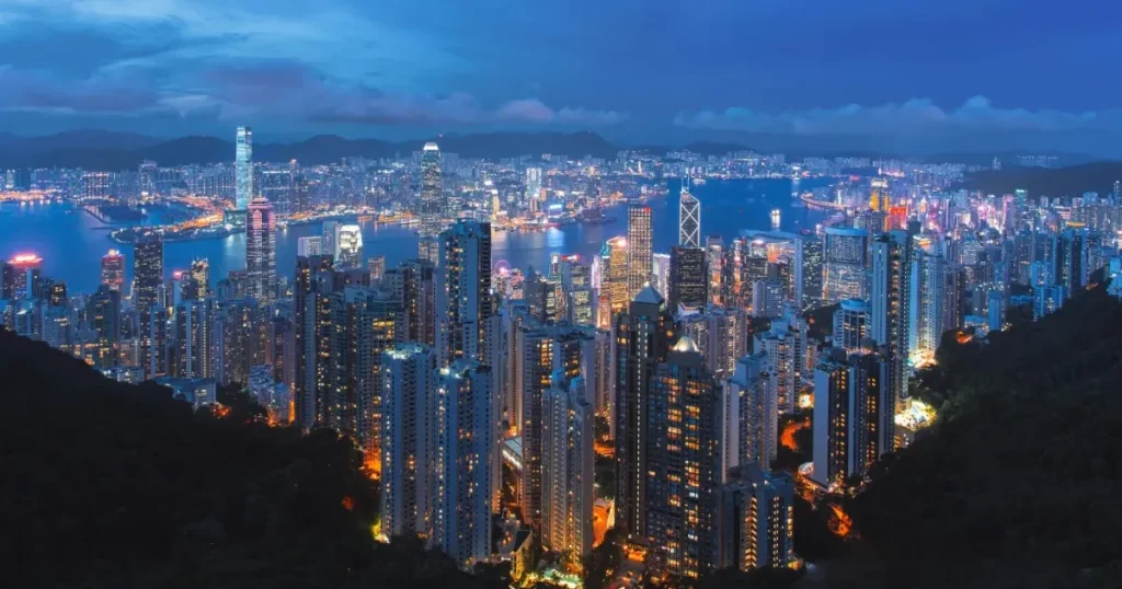 Hong Kong starts stablecoin rollout with bank-led licenses