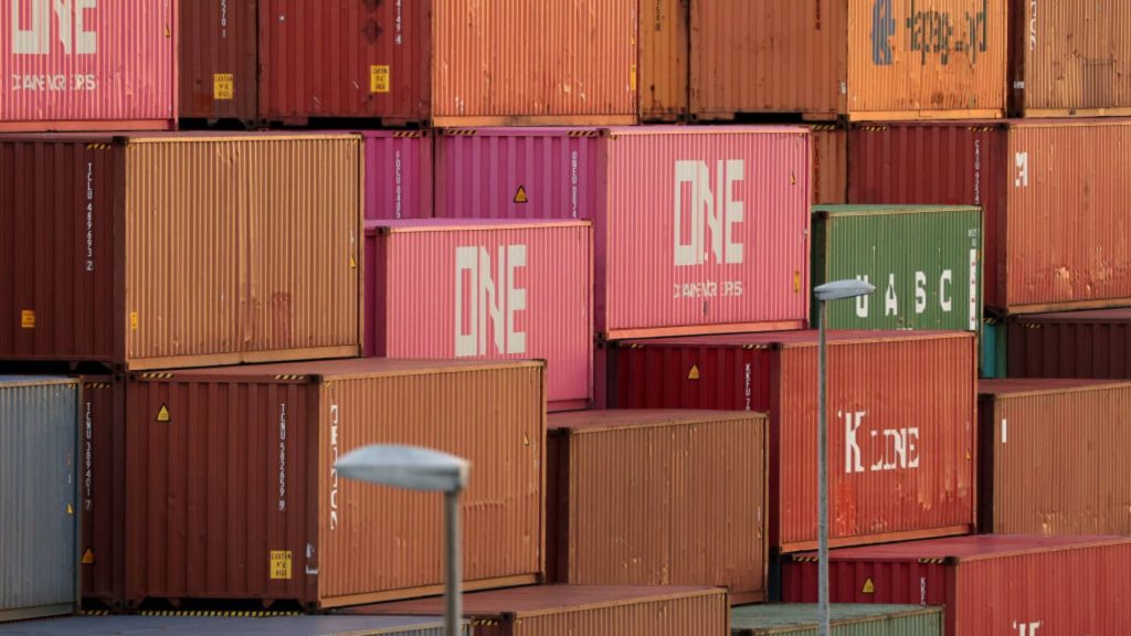 Japan exports jump 14.8% in April, handily beating expectations