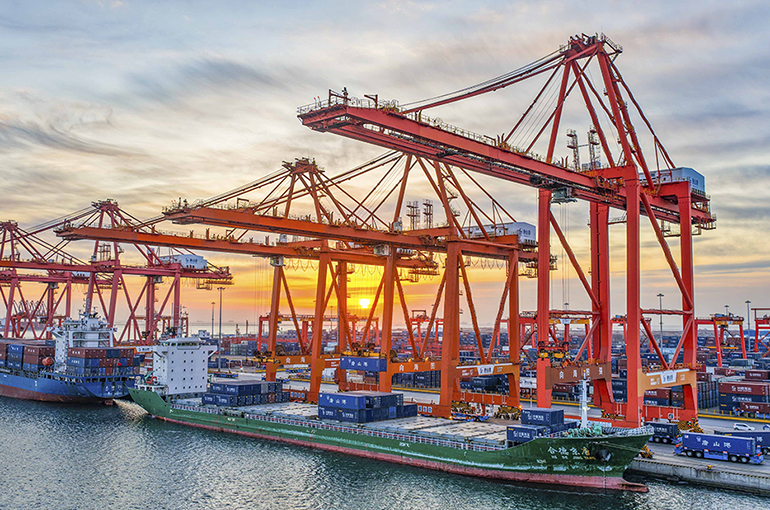 China Sets New Trade Record in April as Bounce From US, High-Tech Offset Middle East Drag