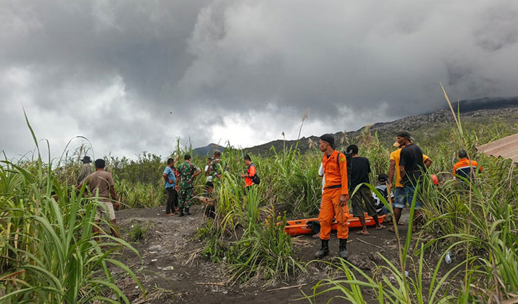 Indonesia rescuers retrieve hiker’s body after volcanic eruption