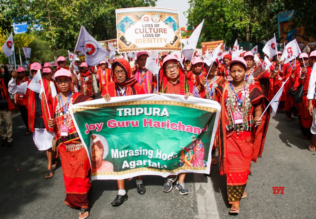 New Delhi: Tribal Communities Take Part in Cultural Procession #Gallery