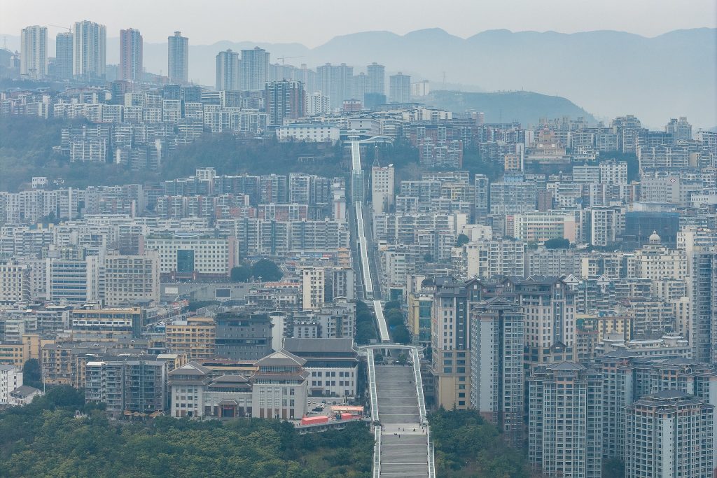 China unveils longest outdoor escalator