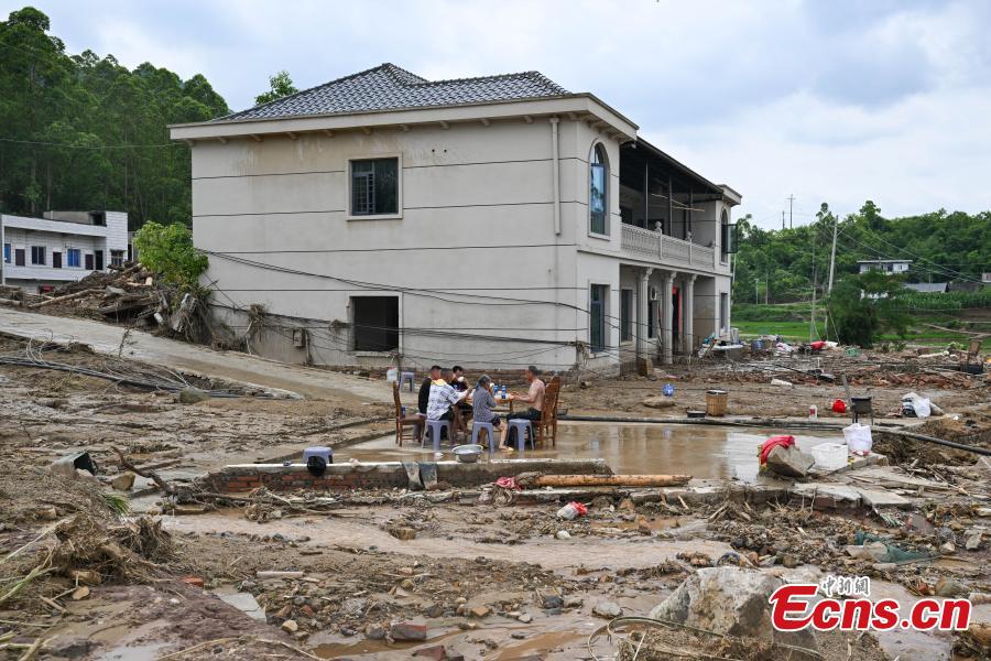 Rescue operations underway after heavy rainstorm hits Chongqing