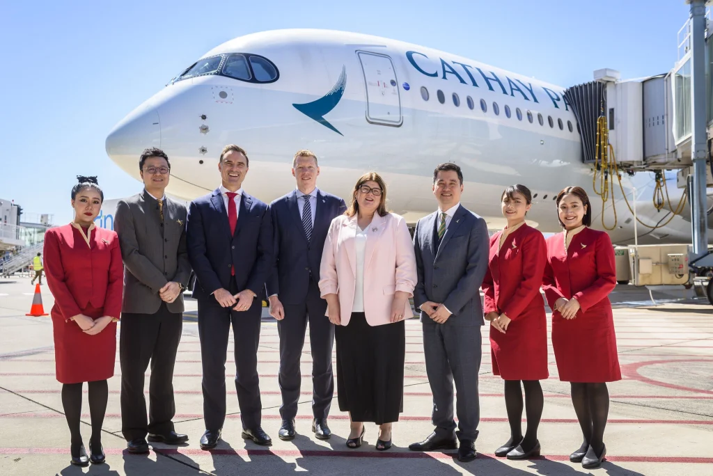 Cathay Pacific to Hire 3,000 New Staff Amid HK$100 Billion Expansion