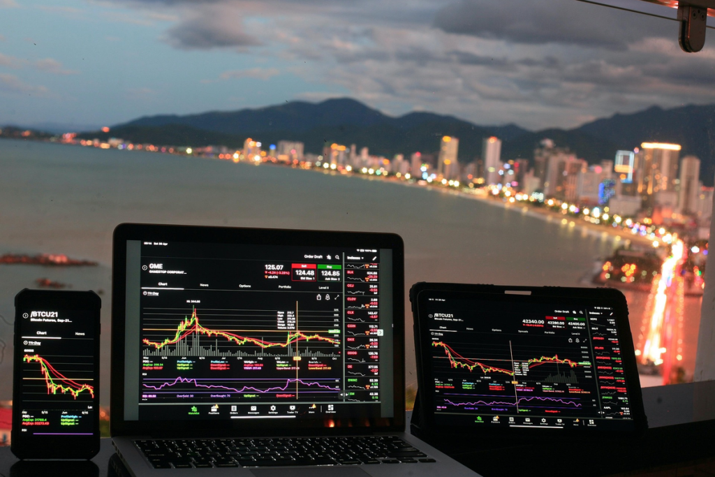Kuala Lumpur Kepong Bhd stock (MYL2445OO004): Palm oil and property business in focus