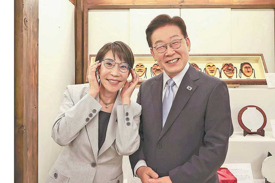 Japan PM Takaichi gifts eyeglass frames to South Korean President Lee before returning from South Korea – Asia News Network