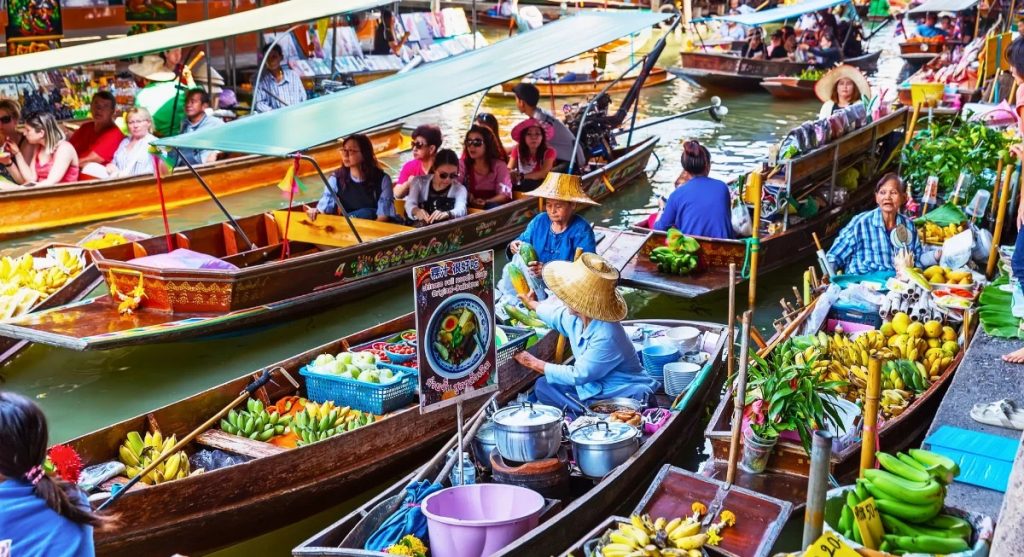 10 Stunning Culture Shocks That Will Redefine Your First Bangkok Adventure