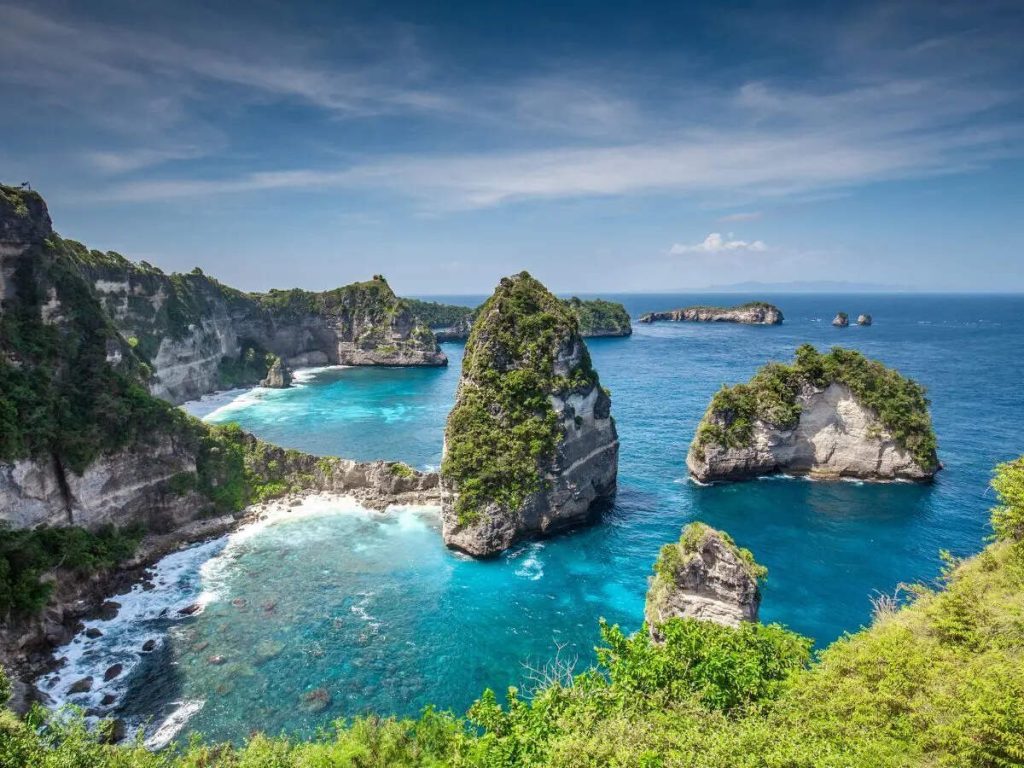 Indonesia warns Bali tourists over e-visa fraud, unpaid influencer work