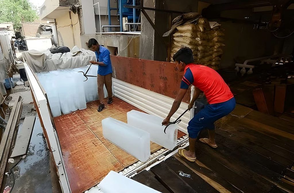 How do ice factories help Delhi cool down?
