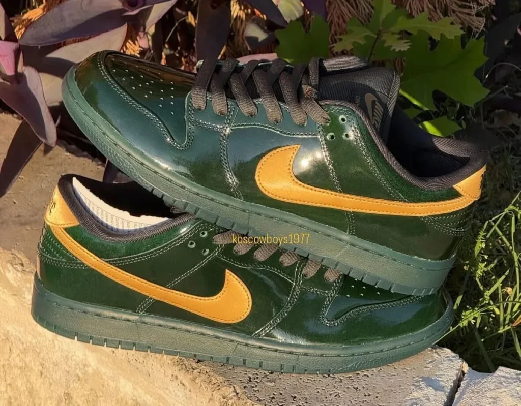 Nike SB Dunk Low “Black Spruce” First Look