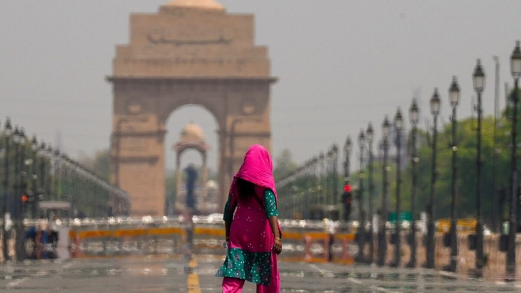 Weather update: Delhi heatwave, nearly 44°C temperature marks hottest day of season with harsher spell in the week ahead – Delhi News