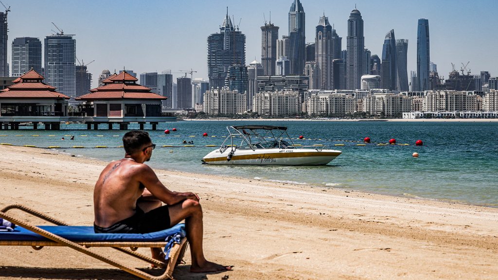 Dubai Luxury Hotels Turn to Residents as War Keeps Tourists Away