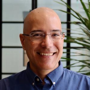 Luis Márquez named Director of UMass Amherst’s Cranberry Research Station