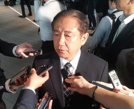 Experts Cautious about Revising Japan’s Nonnuclear Principles