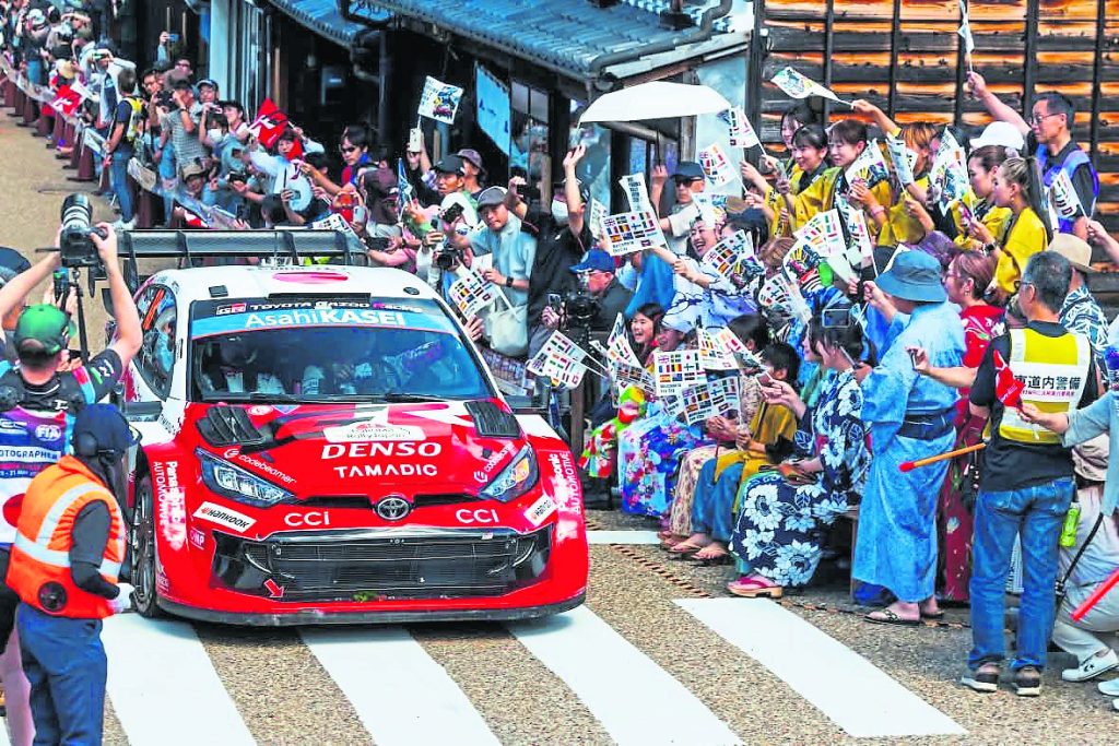 Johnston and Armstrong earn points scoring finishes in Japan