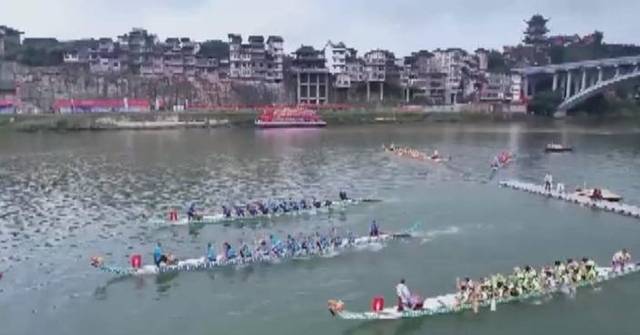 Chongqing lures visitors with traditional, modern spectacles in Duanwu Festival