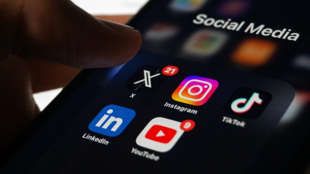 Malaysia begins enforcing social media ban for children under 16 « Khabarhub