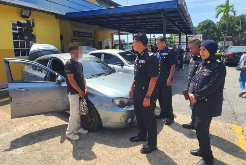 Rohingya refugees exploiting private vehicles for illegal commercial gains in Terengganu | Malaysia