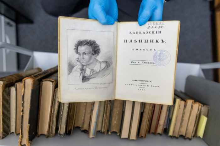 Bangkok Post – Seven on trial in France for theft of rare Russian books