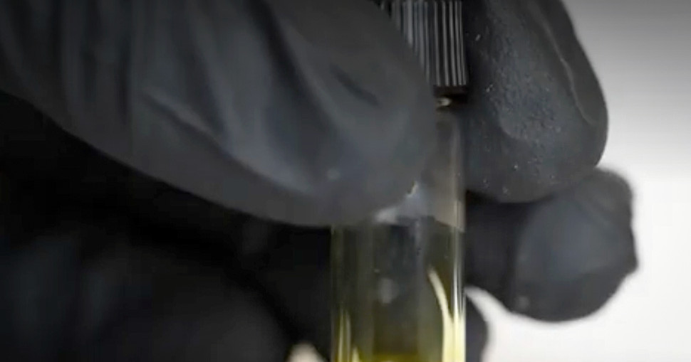 Cell-inspired material captures energy and releases it on demand