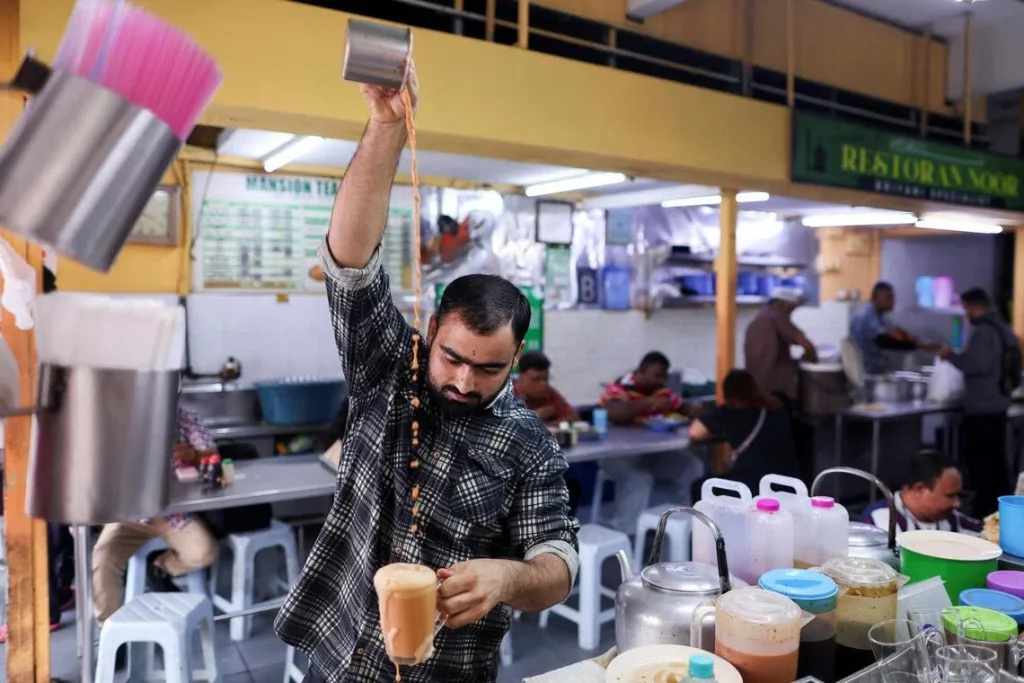 Teh tarik still king among Malaysia’s younger generation