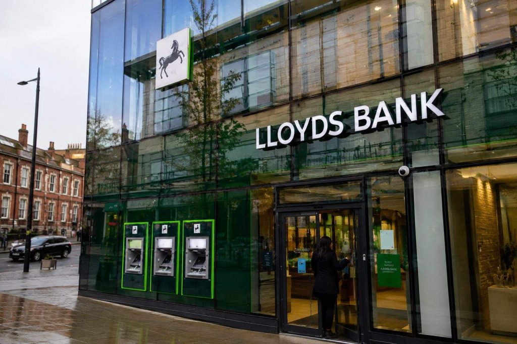 Lloyds shares climb 4% with Bank of England decision and July strategy update on investors’ radar