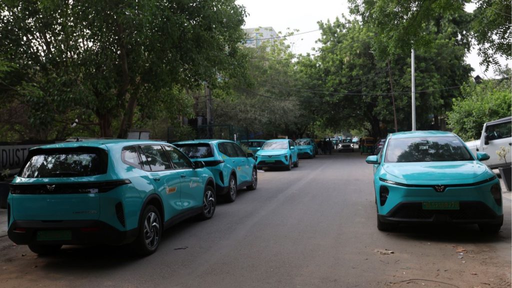 ‘Only Rs 1,064 a week’: Delhi cabbies unhappy with new Vietnamese venture | Delhi News