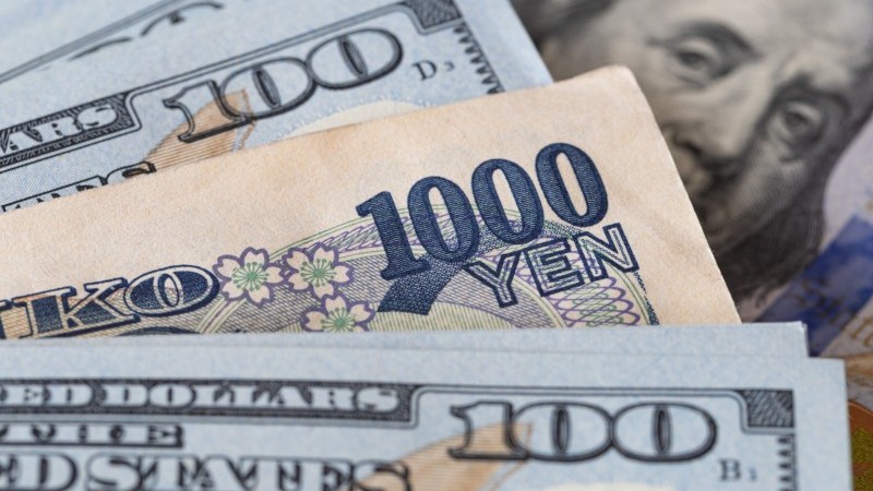 FX Daily: US holiday offers Japan intervention window | articles