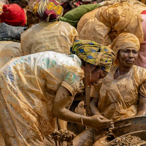 In the Ebola epicenter, a gold-mining town reacts with fear, disbelief and grit