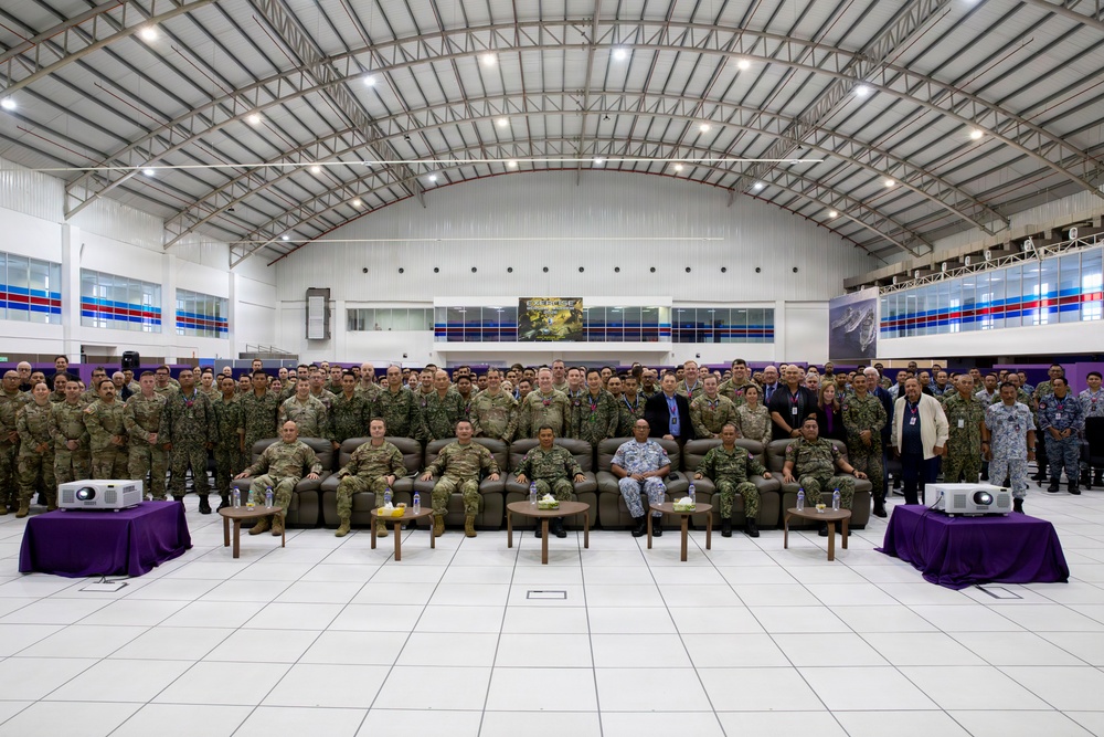 DVIDS – News – U.S., Malaysia armed forces gather for Bersama Warrior 2026 closing ceremony
