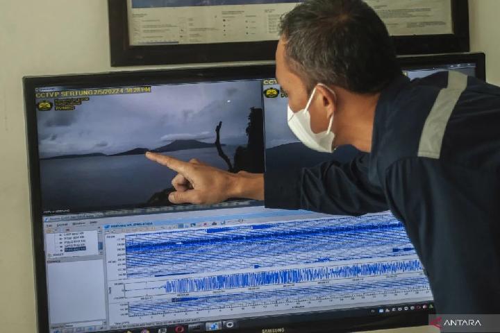 Indonesia Debunks Hoax Video of Mount Anak Krakatau Eruption