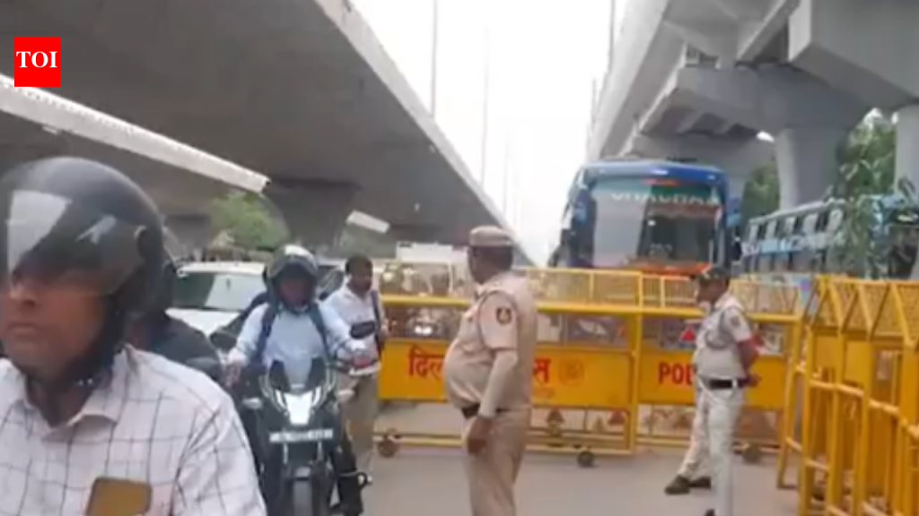 Delhi-Meerut Expressway choked as police check vehicles ahead of CJP protest | Ghaziabad News