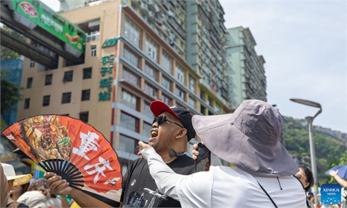 Foreign tourists flock to Chongqing as cross-border passenger traffic rises