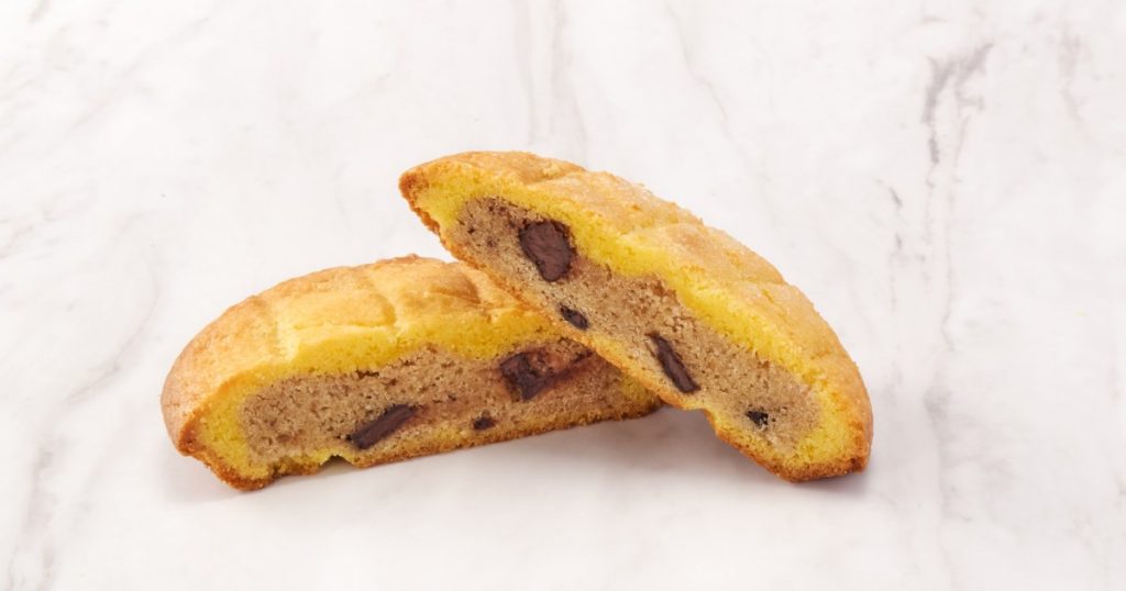 7-Eleven Japan releases chocolate cookies that taste like freshly baked melon bread