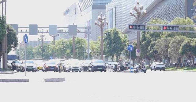 Chongqing issues first red alert for high temperature this year