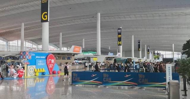 Flights resume at Guangzhou airport as Noul wanes