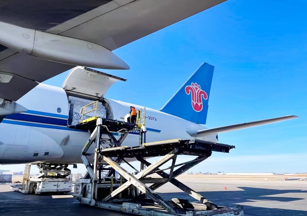 China Southern to add 3rd 777 freighter type with AerCap Big Twin deal