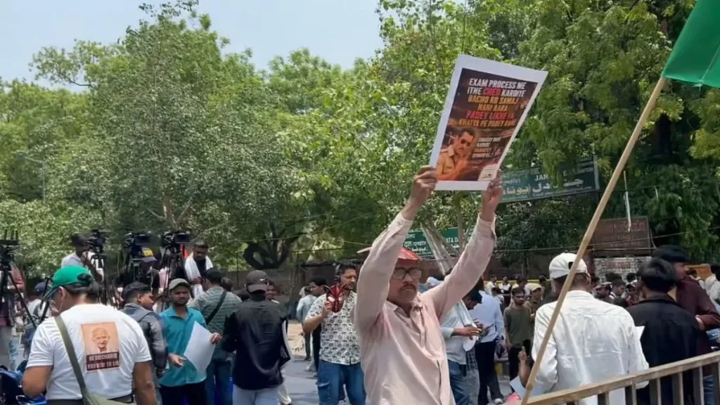 PIL in Delhi High Court alleges police threatened CJP protesters, filmed women in wet clothes at Jantar Mantar sit-in