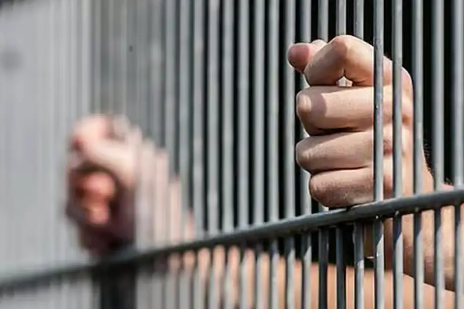 Woman in Dubai jailed, fined for making digital payments with another person’s bank card