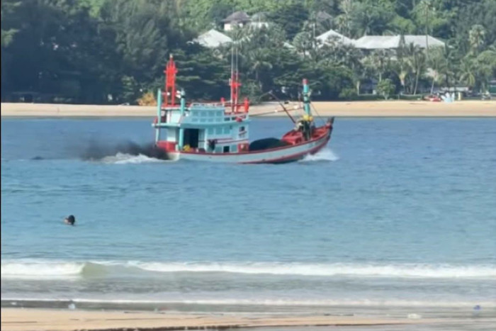 Bangkok Post – Man steals trawler, arrested after it sinks