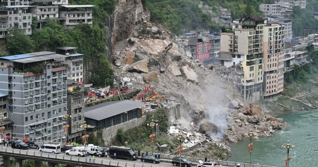 China landslide kills 8, at least 34 missing