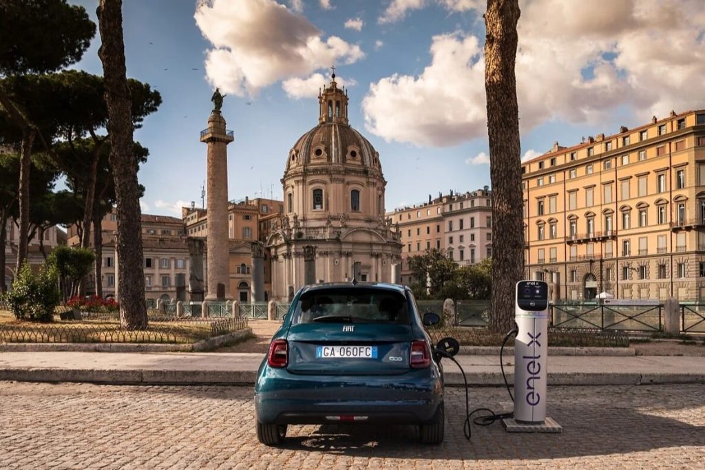 UK EV grant cuts Fiat 500e price to £17,245