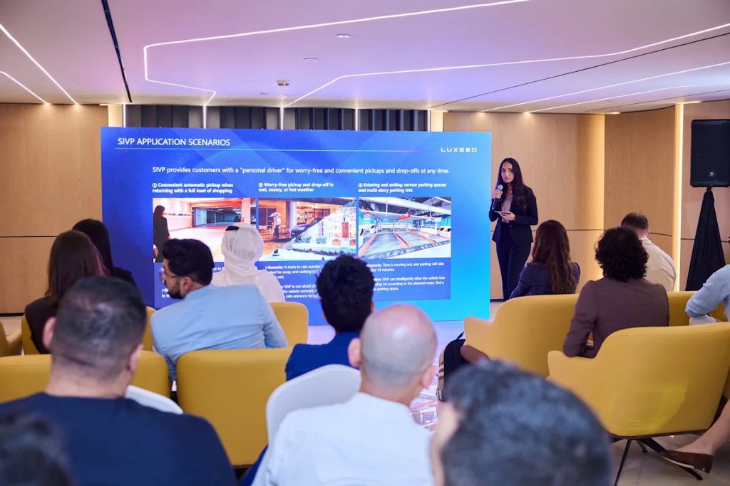 LUXEED R7 Dubai Media Test Drive Concludes Successfully, Targeting Premium Mobility Market in the Middle East