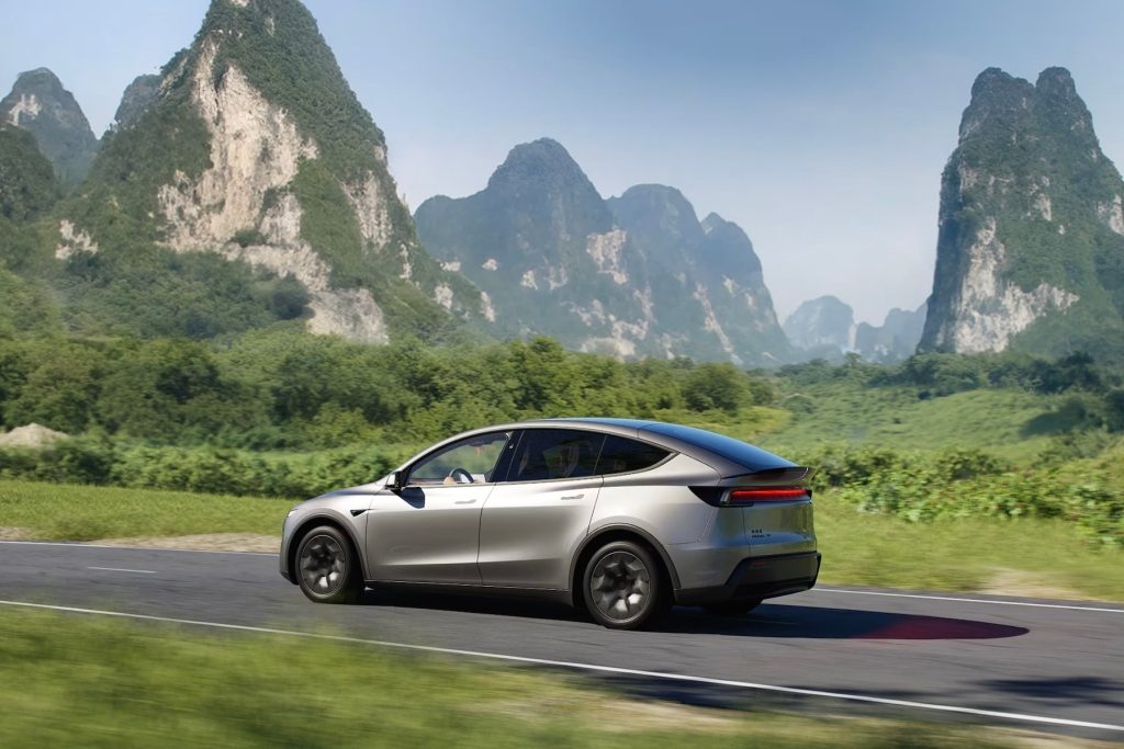 Tesla launches long-wheelbase Model Y L in the USA