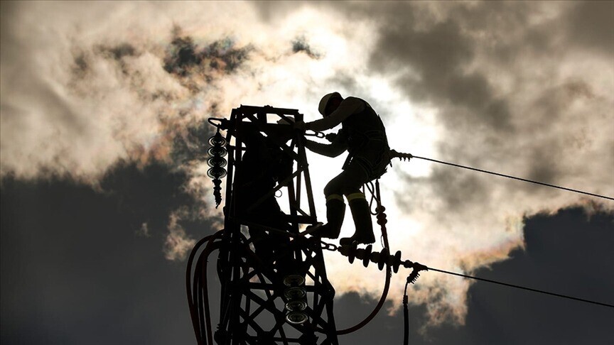 Coal-fired power falls below half of China’s electricity generation for 1st time
