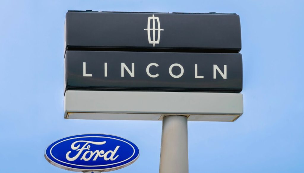 Ford brings Lincoln production home from China by 2030 as EV-era automation and smart-factory trends reshape US manufacturing