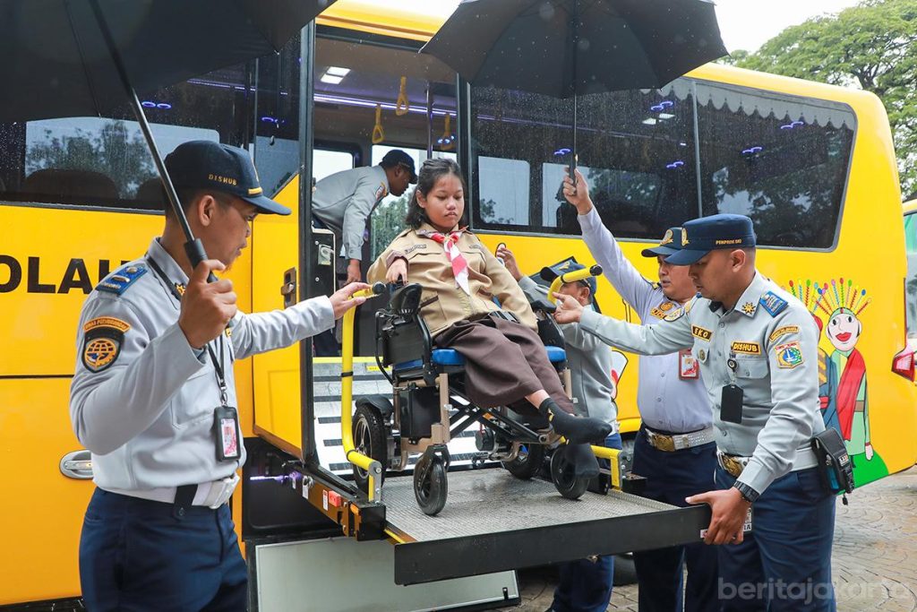 Jakarta’s Disability-Friendly Bus Secures Top 10 Spot for Innovation